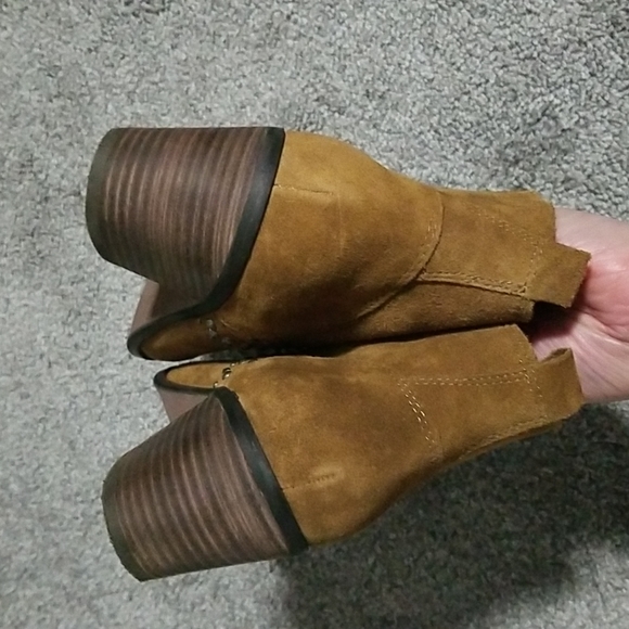 Lucky Brand Studs Booties in Caramel 6M - Picture 6 of 11